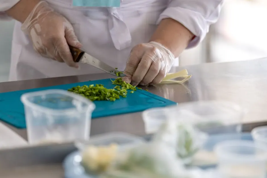 Aparte snijplanken in een professionele keuken
