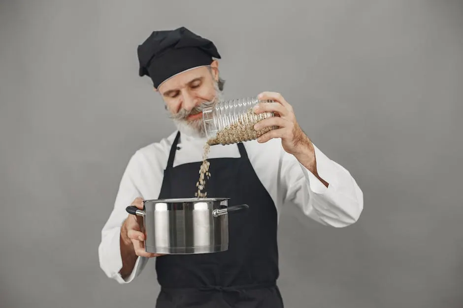 Een chef leest een ingrediëntenetiket